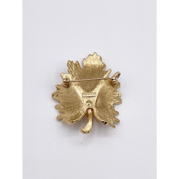 Vintage Monet Gold Tone Flower Leaf Brooch – Textured Dimensional Floral Pin - Picture 5 of 9